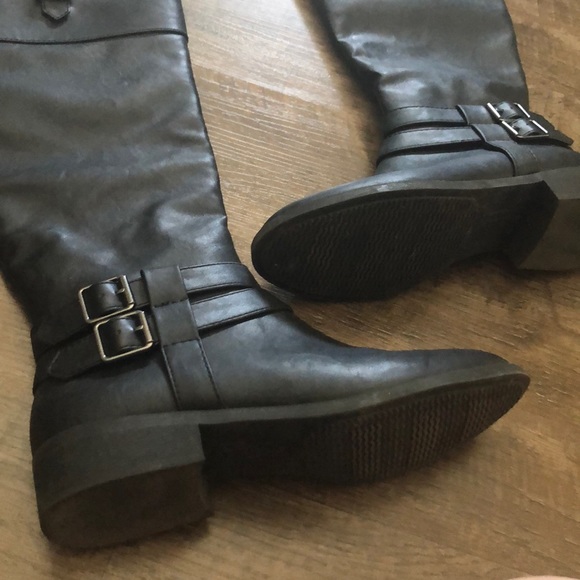 American Eagle black leather boots - Picture 3 of 5